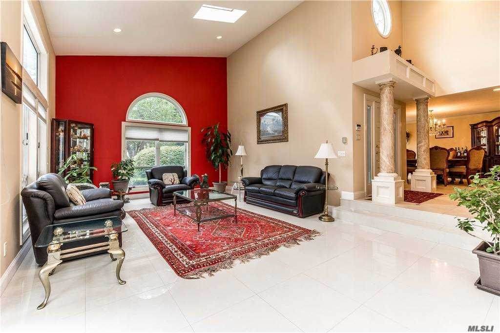 32 Tiffany Circle - Photo 1