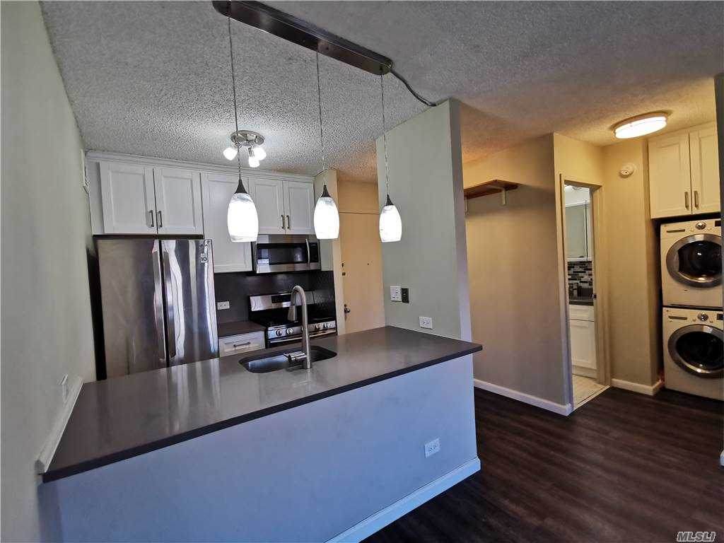 62-54 97 Place - Photo 1