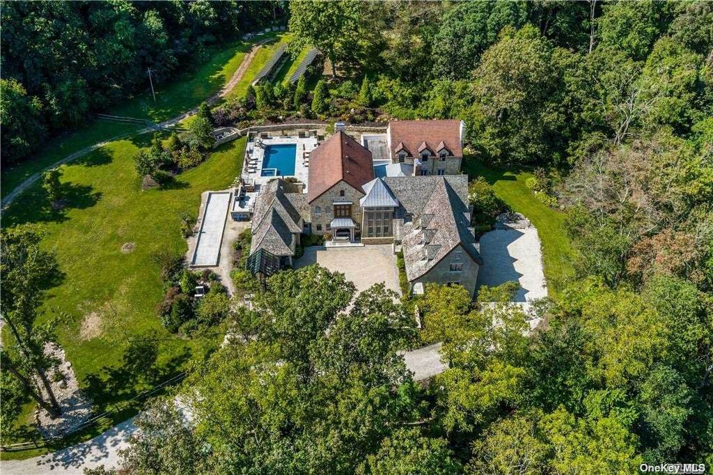 100 Sweet Hollow Road - Photo 1