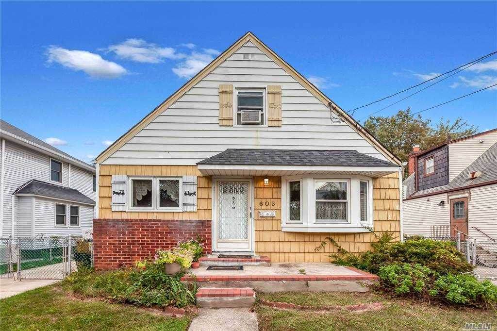 605 Stewart Avenue - Photo 1