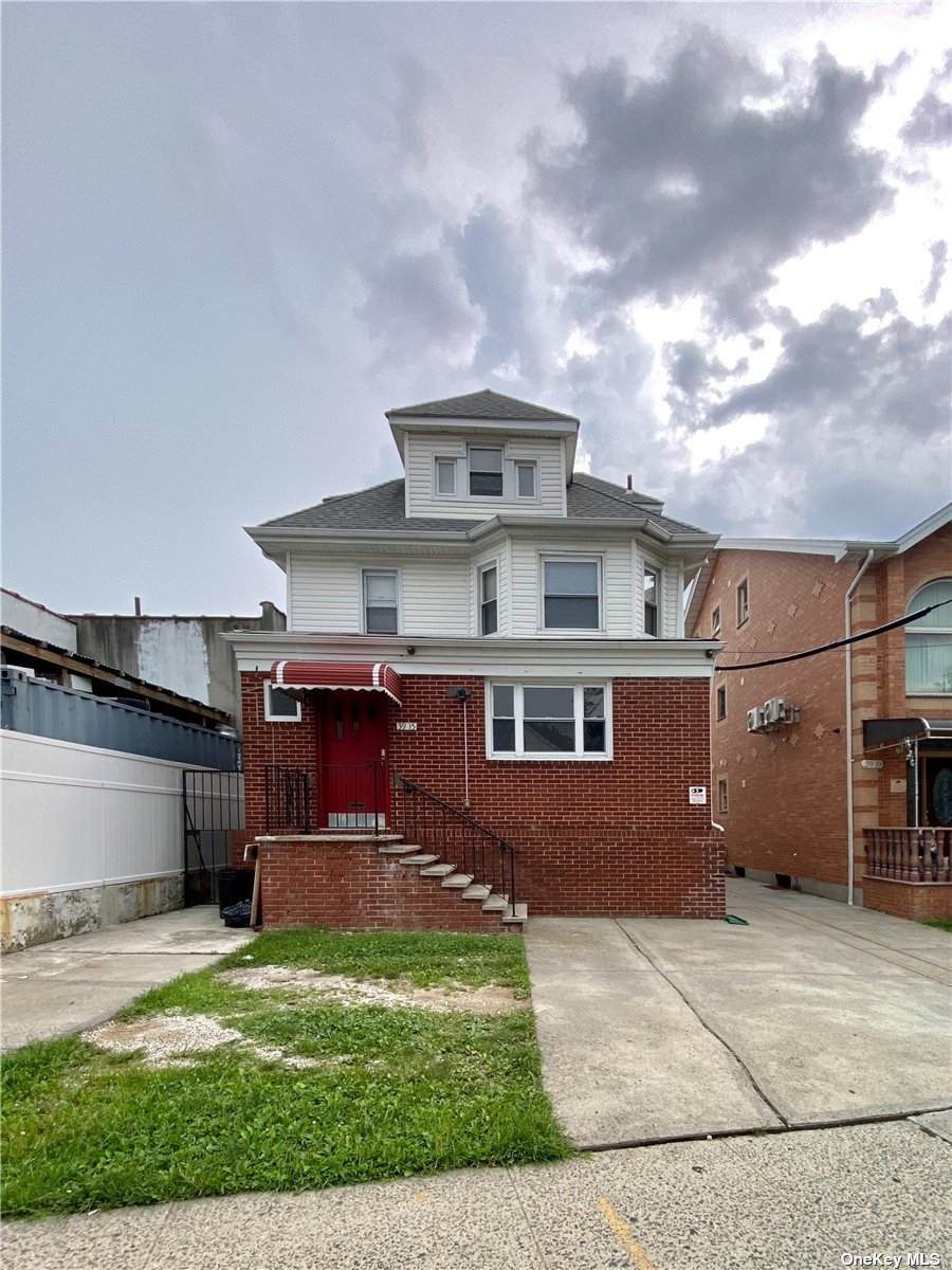 39-15 Murray Street - Photo 1