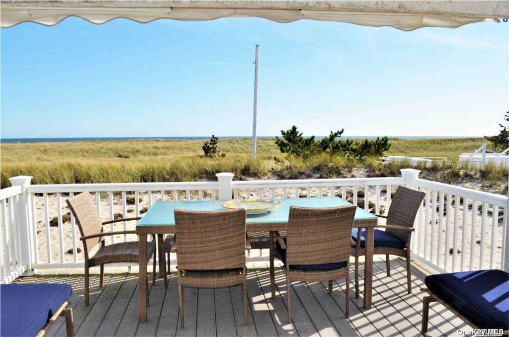 281 Dune Road - Photo 1