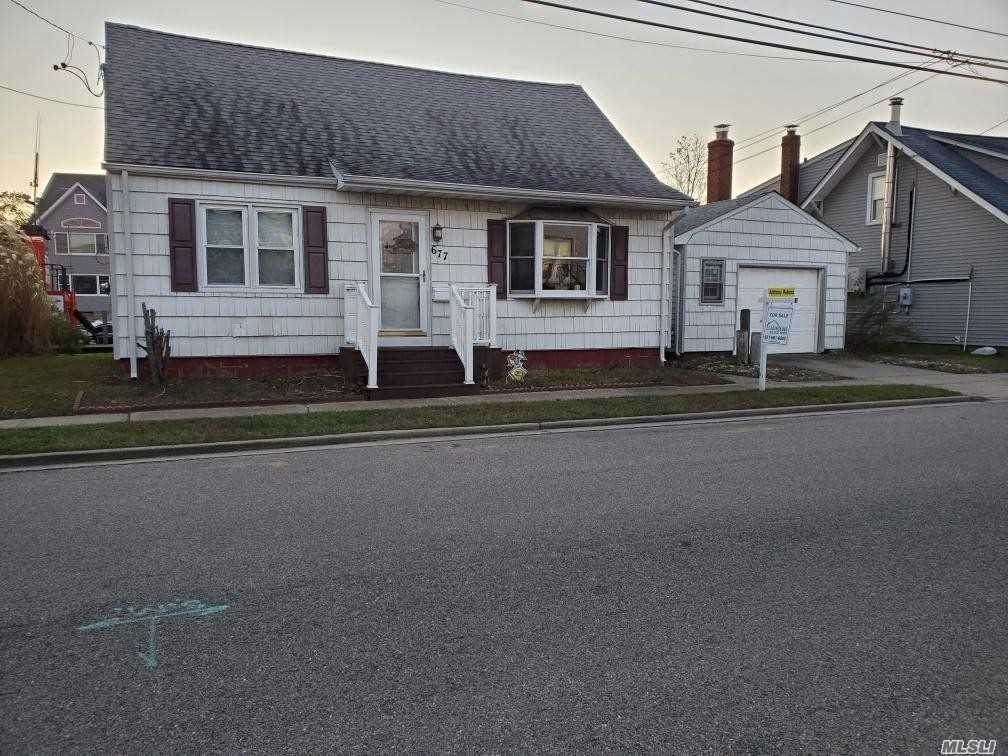 677 9 Th Street - Photo 1