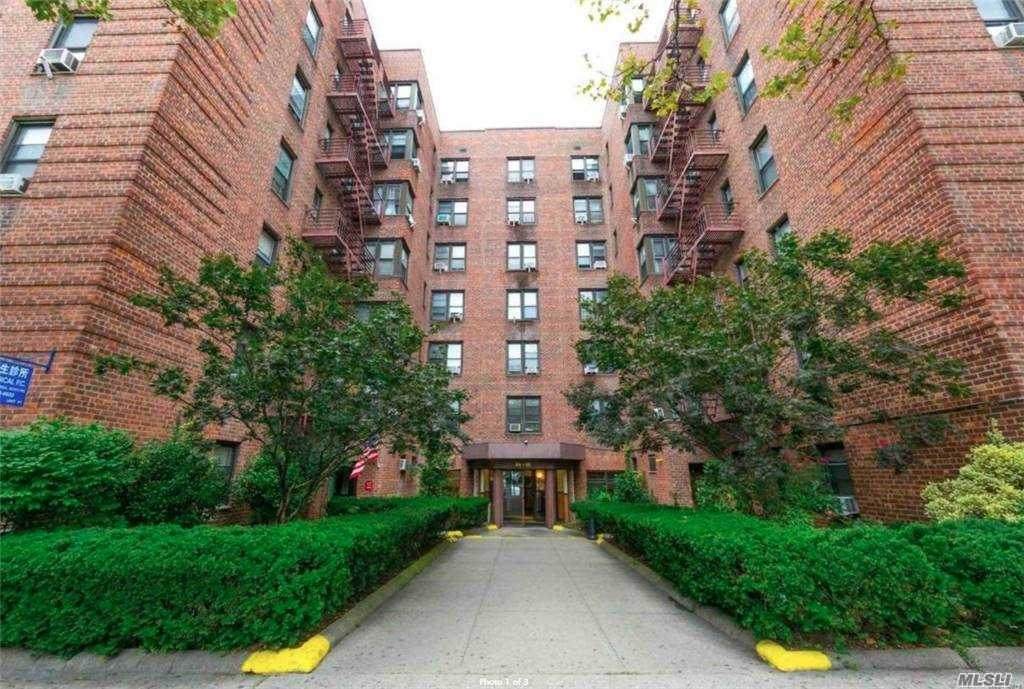 8425 Elmhurst Avenue - Photo 1