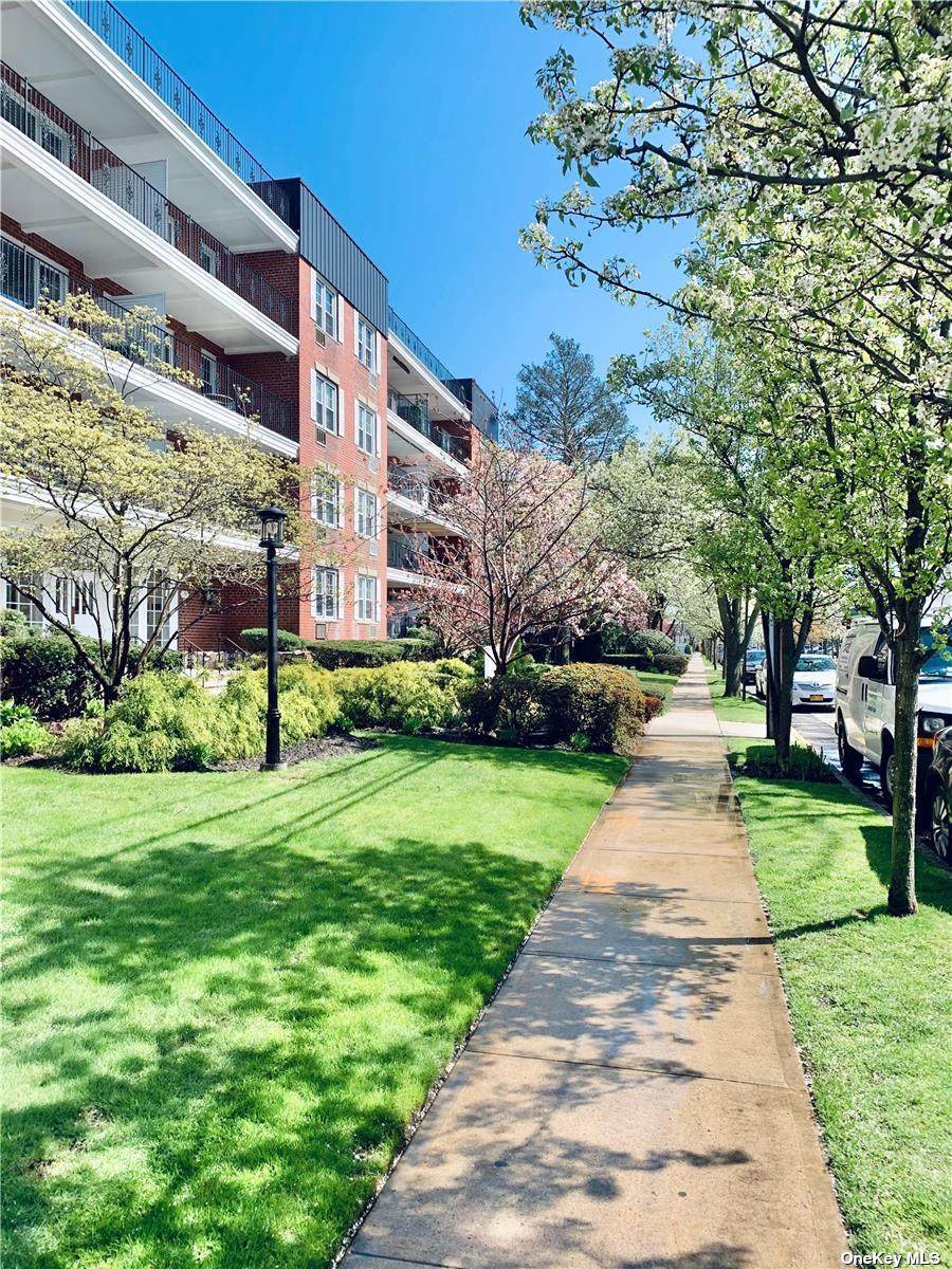 70 N Grove Street - Photo 1