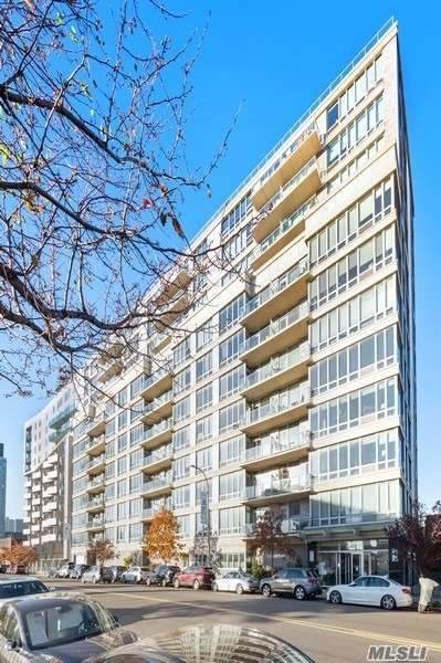 5-49 Borden Avenue - Photo 1