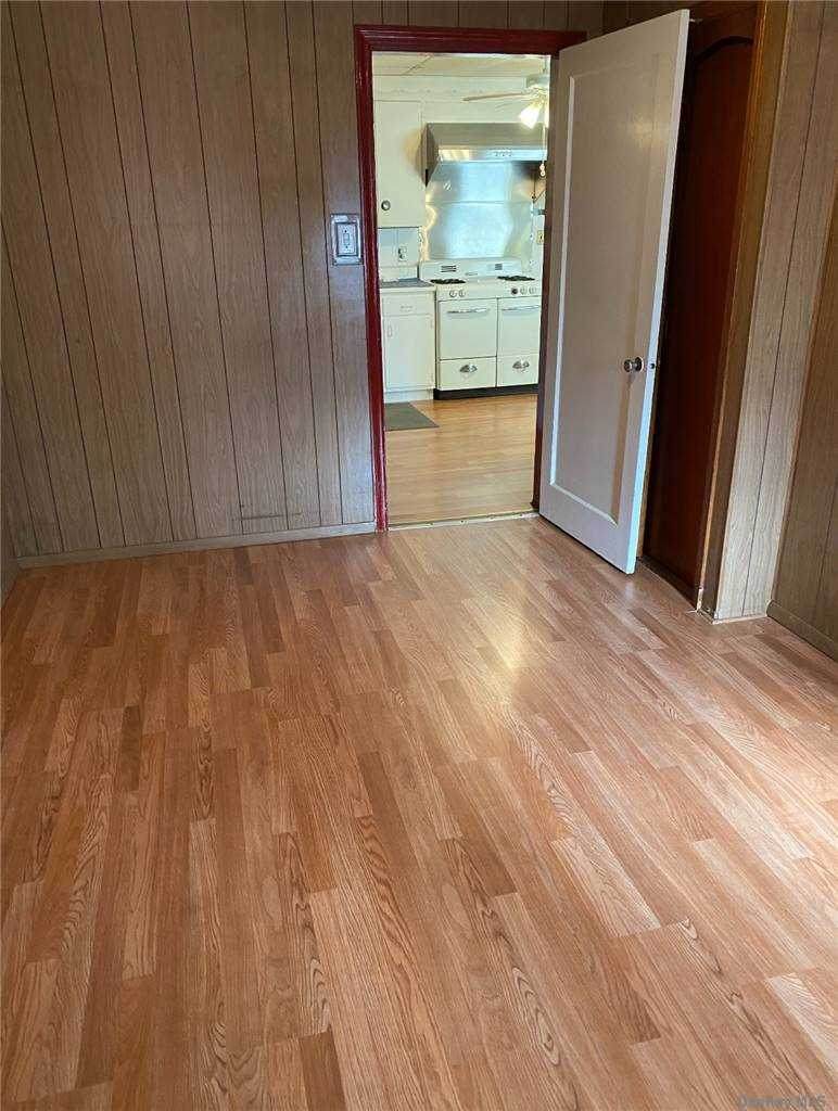 7428 43 Ave - Photo 1