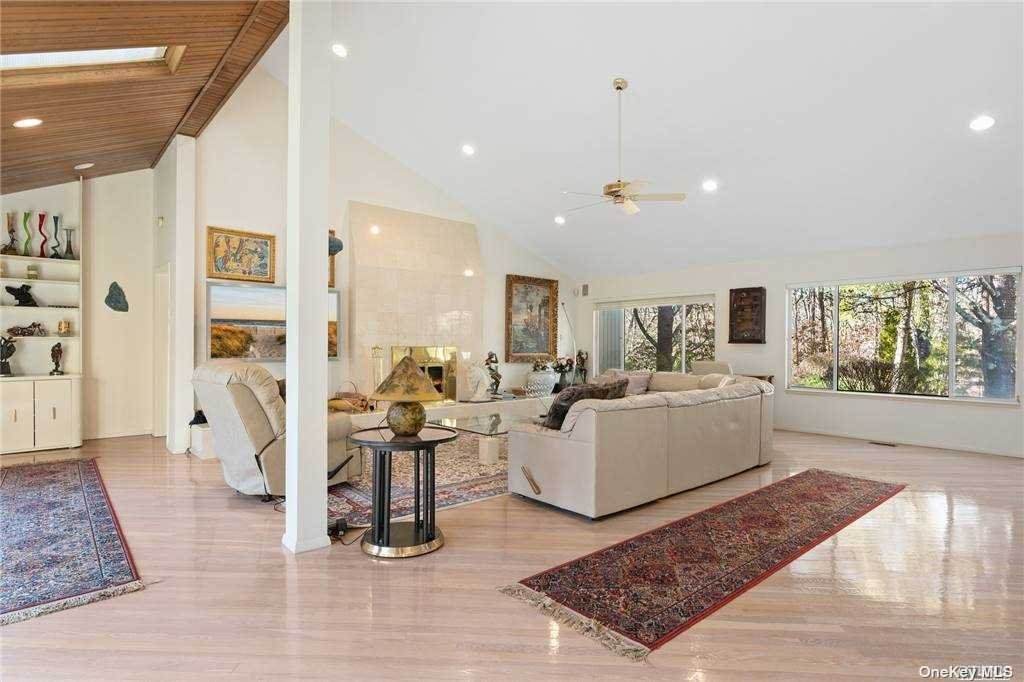 23 The Registry - Photo 1