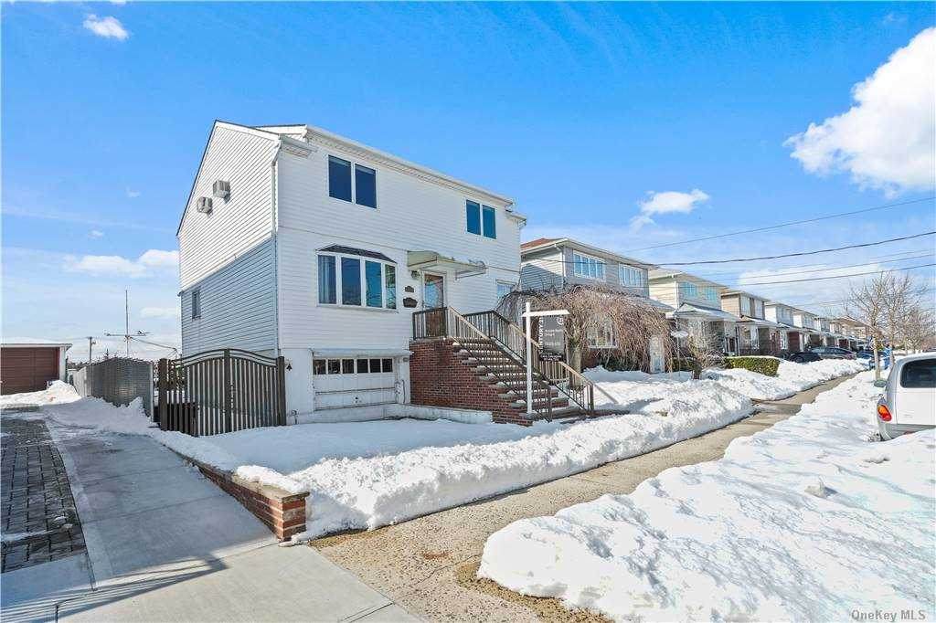 158-42 95th Street - Photo 1