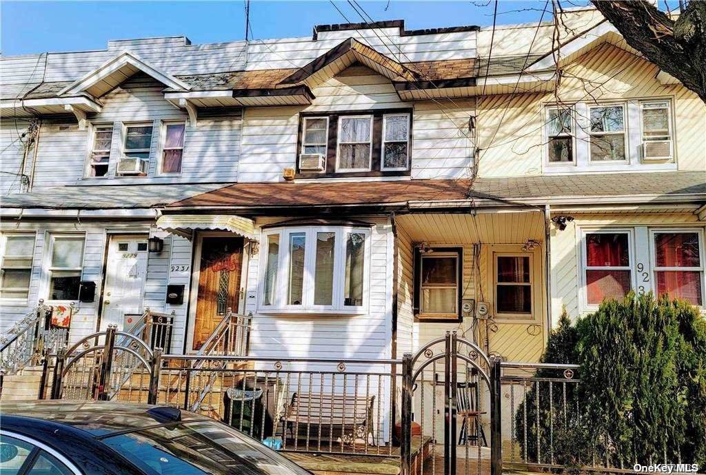 92-31 76 Street - Photo 1