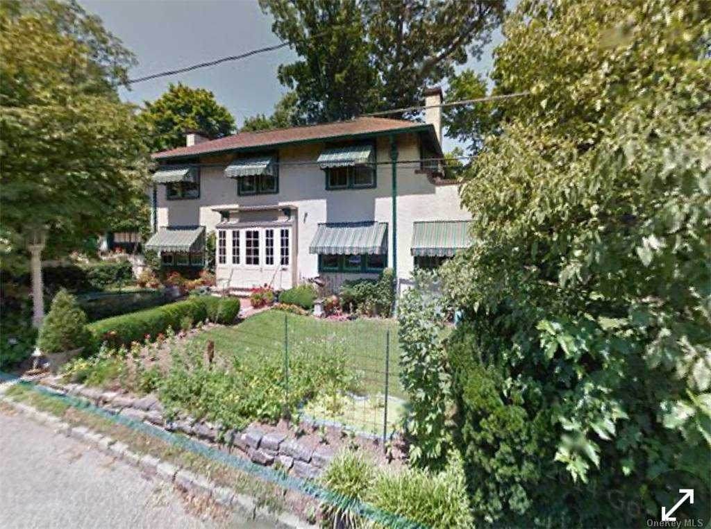 11 Roslyn Drive - Photo 1