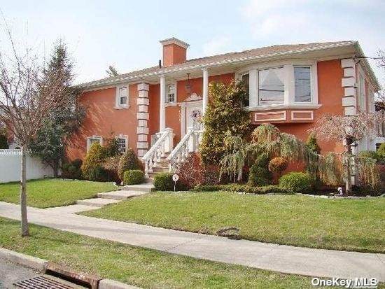 138-47 11 Avenue - Photo 1