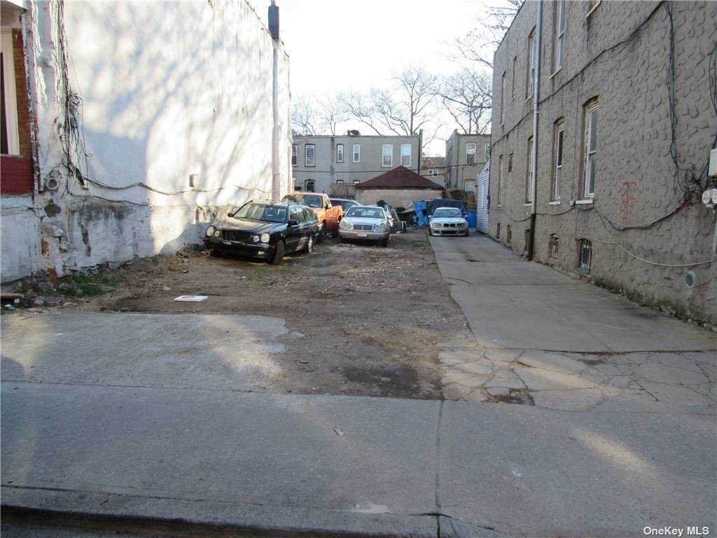 683 Cleveland Street - Photo 1