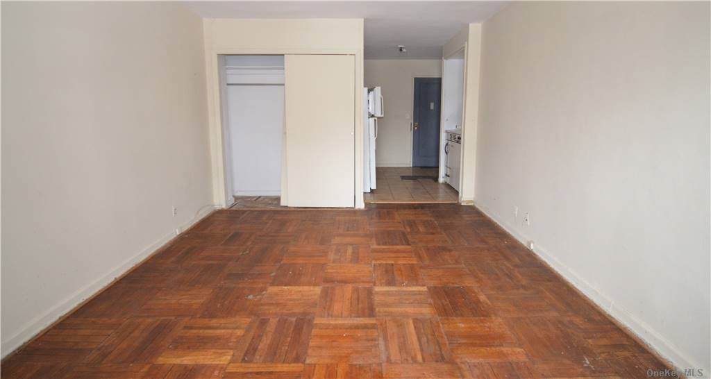 16 Stoner Avenue - Photo 1