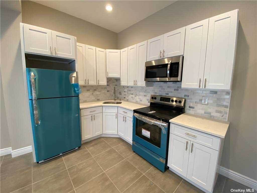 201 Higbie Lane - Photo 1