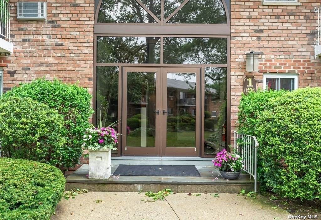 1 Toms Point Lane - Photo 1