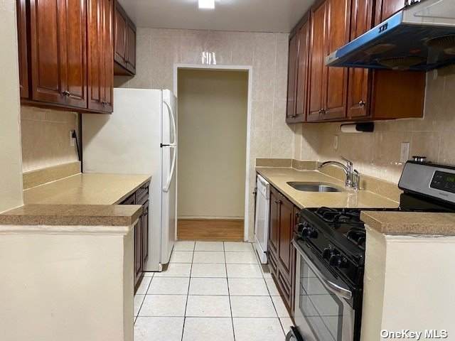 43-10 Kissena Boulevard - Photo 1