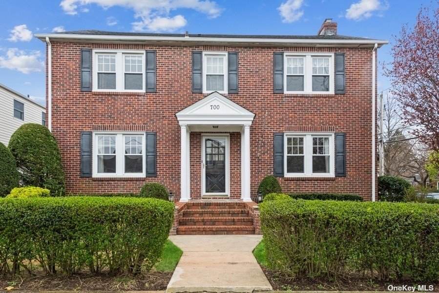 700 Lowell Avenue - Photo 1