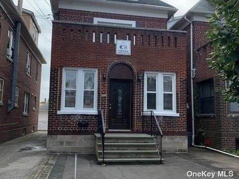 1164 Rhinelander Avenue - Photo 1