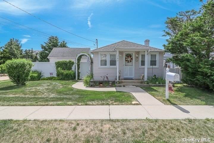 793 6th Street - Photo 1