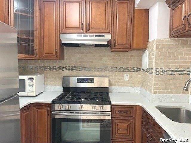 66-10 Thornton Place - Photo 1