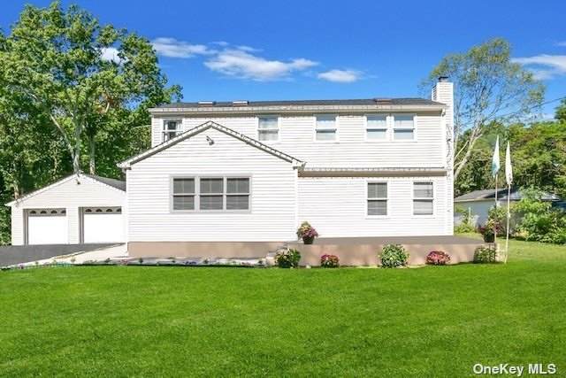 140 Bellport Avenue - Photo 1