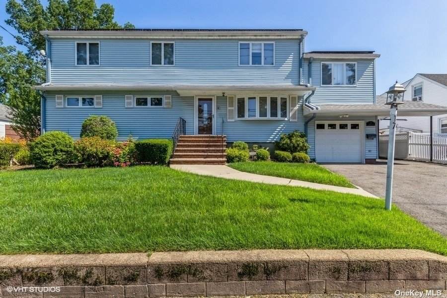 17 Godfrey Avenue - Photo 1