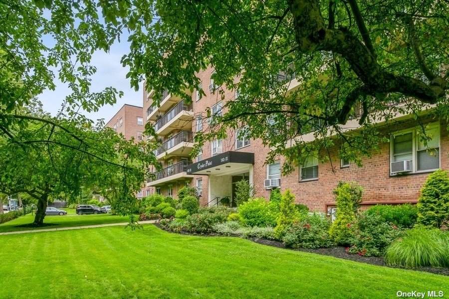 162-21 Powells Cove Boulevard - Photo 1