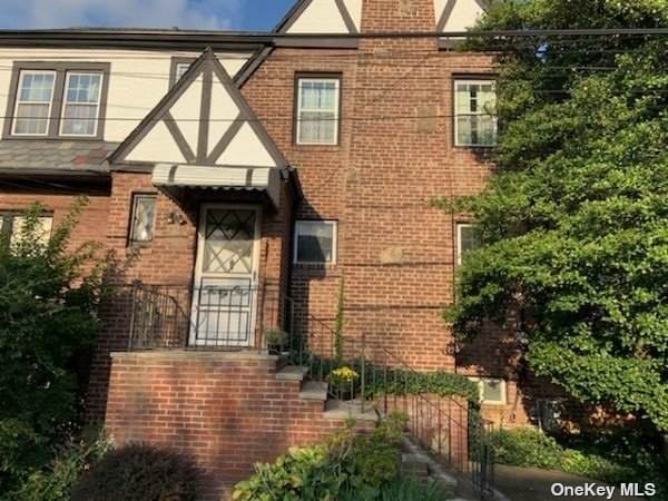 31 Evergreen Avenue - Photo 1