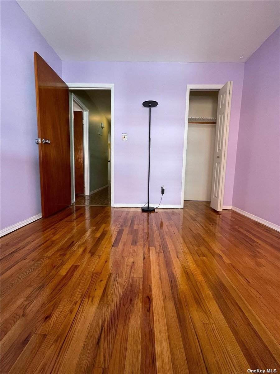 61-23 Tonsor Street - Photo 1