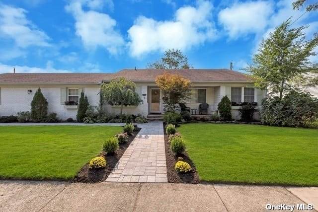 190 Little East Neck Road - Photo 1