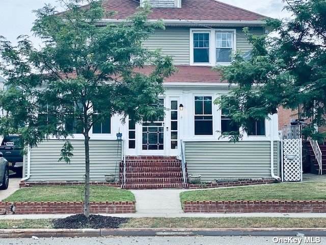 121-08 Newport Avenue - Photo 1
