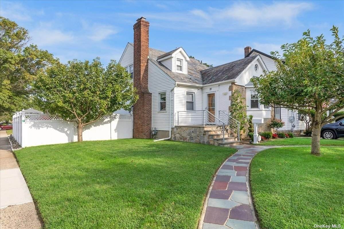 21 Denton Avenue - Photo 1