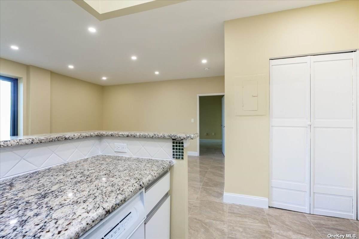 100 Broadway - Photo 1