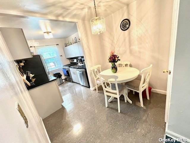 226-08A Kingsburry Avenue - Photo 1