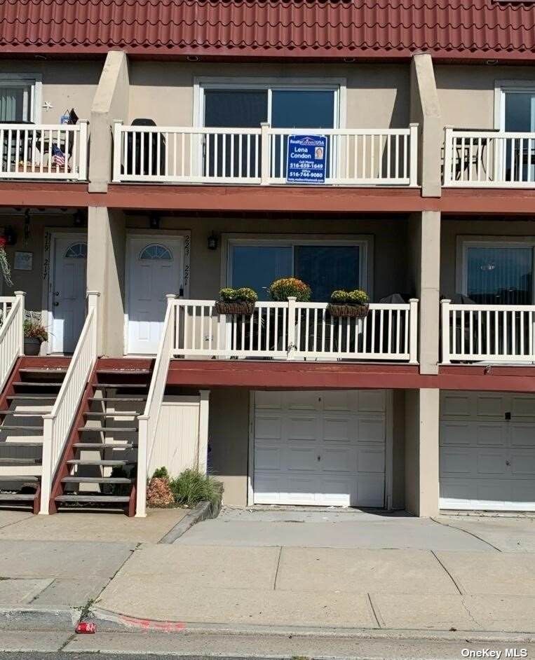 223 E. Broadway - Photo 1