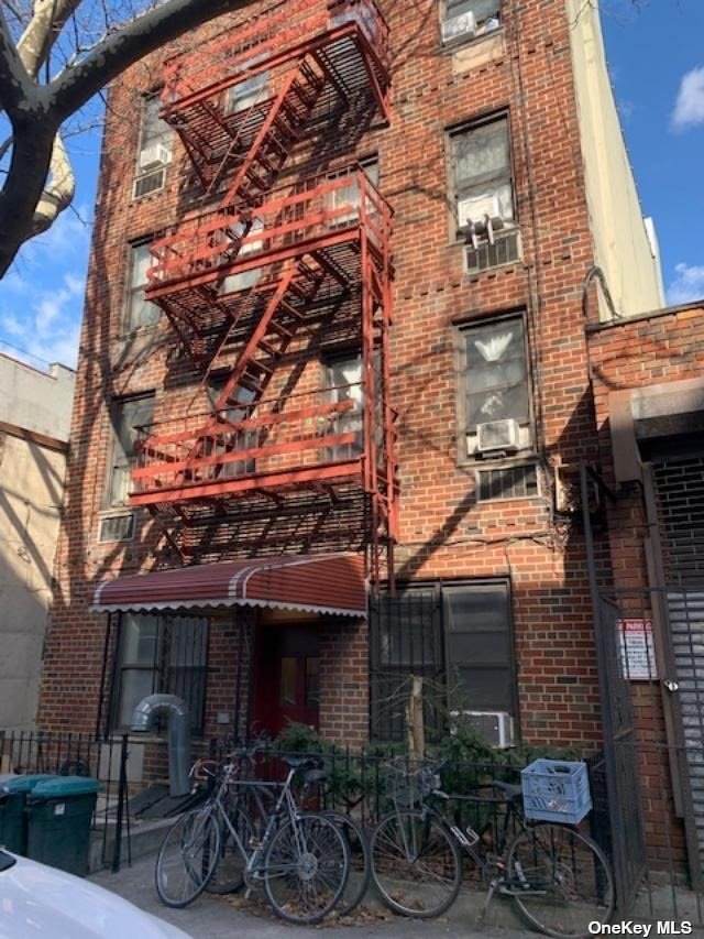 105 Luquer Street - Photo 1