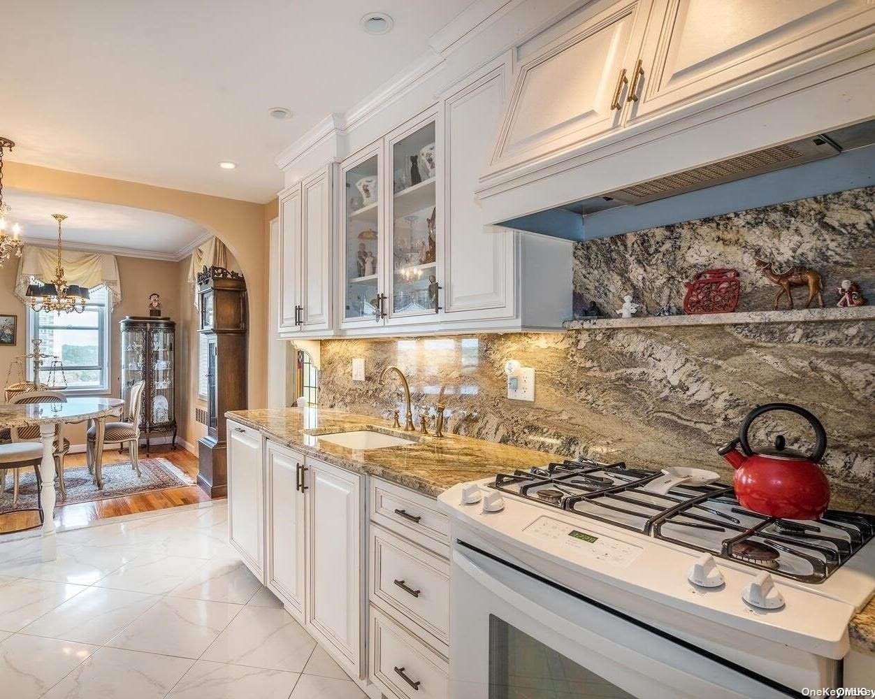 23-25 Bell Boulevard - Photo 1
