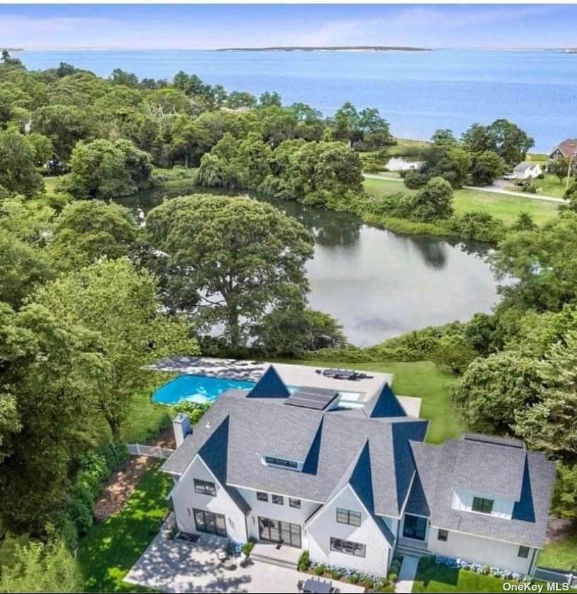 5 Peconic Avenue - Photo 1