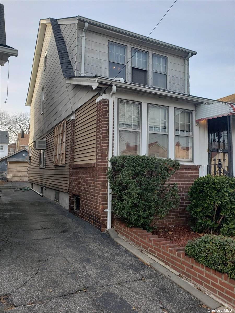 61-32 Parsons Boulevard - Photo 1