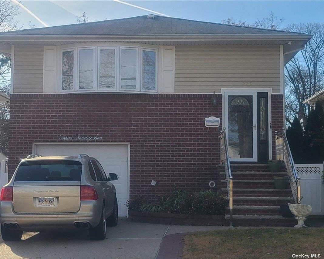 326 Valley Stream Boulevard - Photo 1
