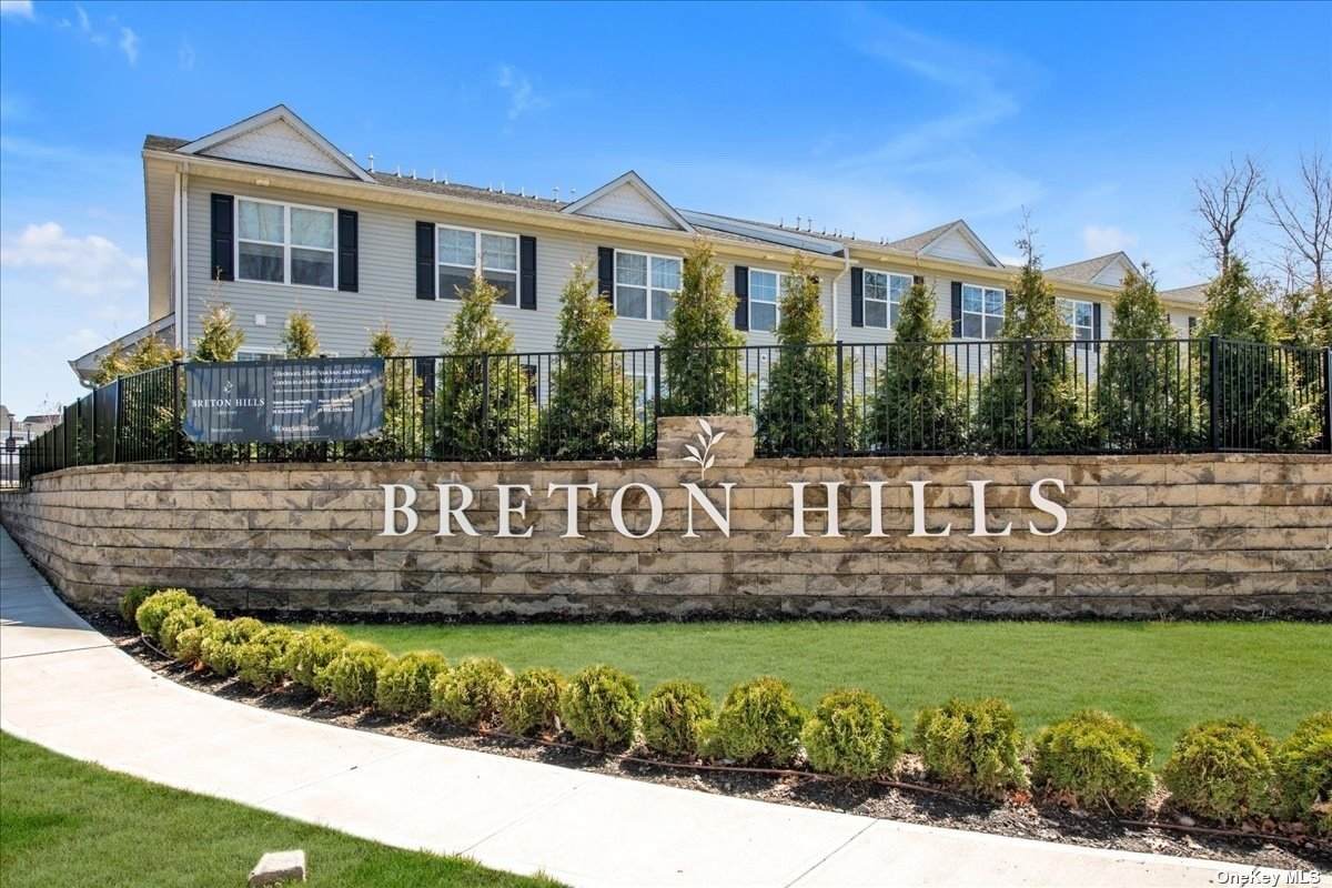 304 Breton Way - Photo 1