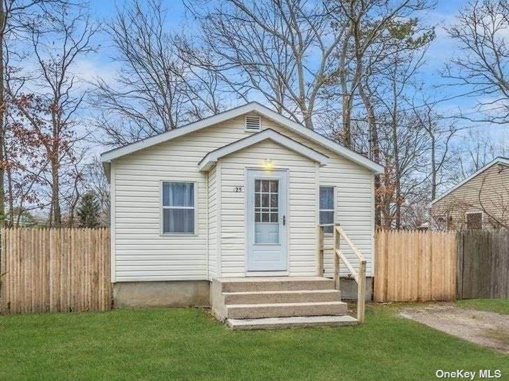 125 Flanders Boulevard - Photo 1