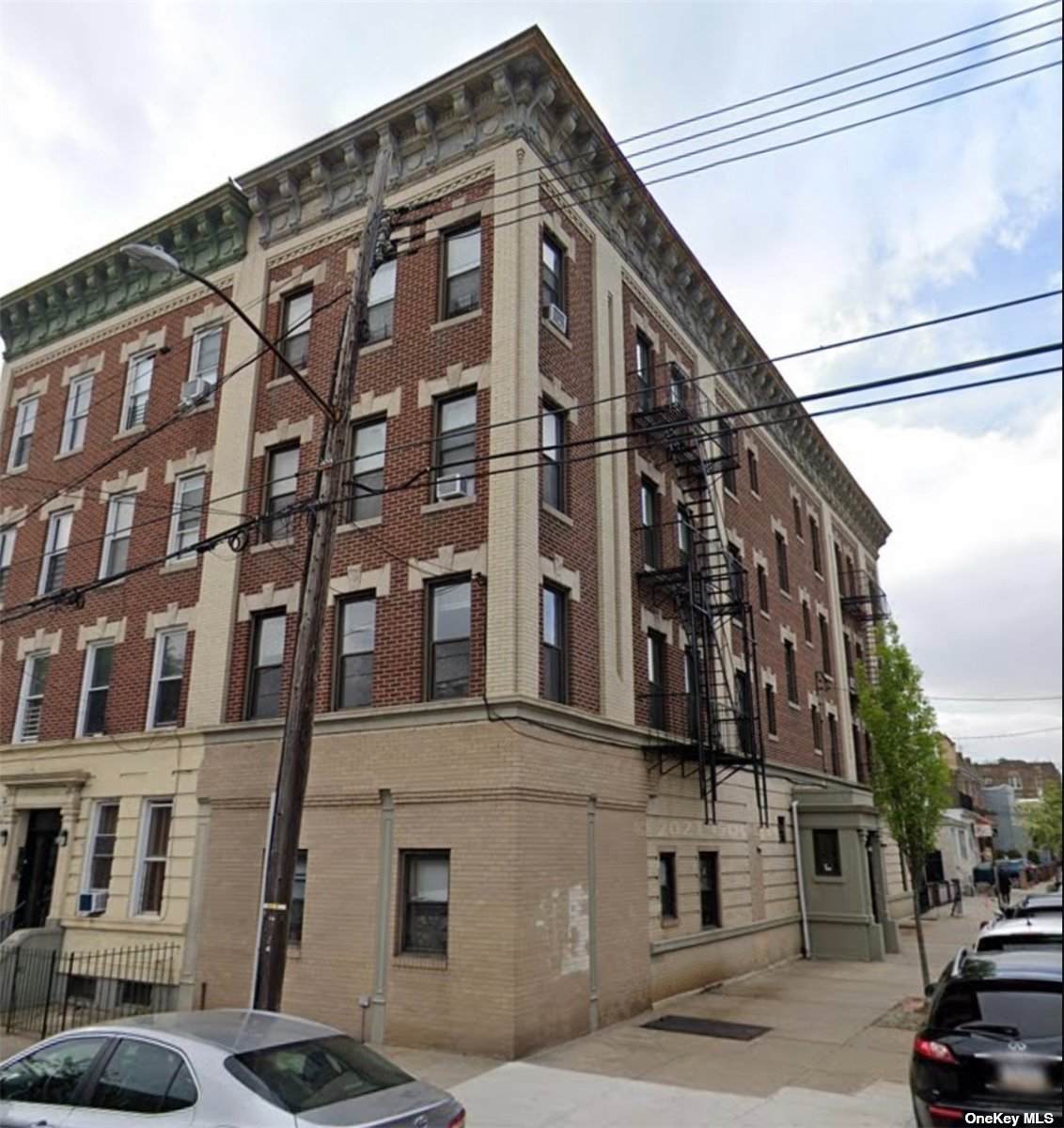 61-11 Catalpa Avenue - Photo 1