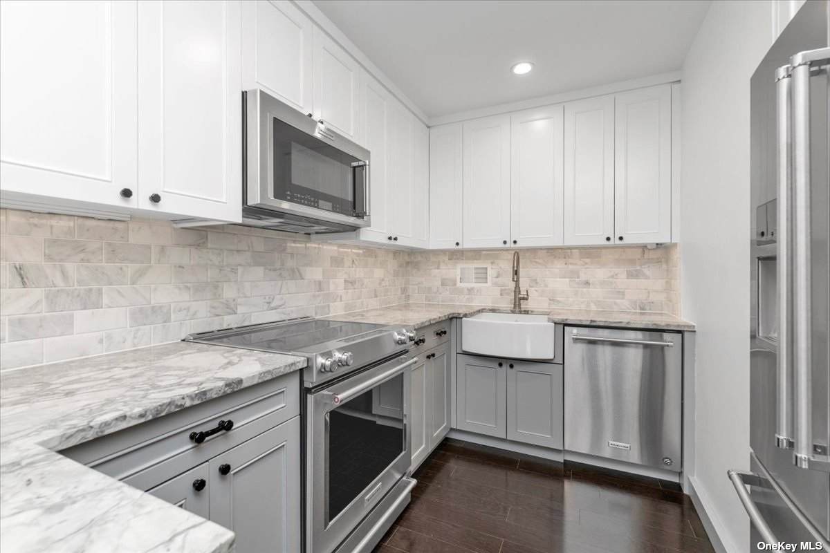 162-20 9th Avenue - Photo 1