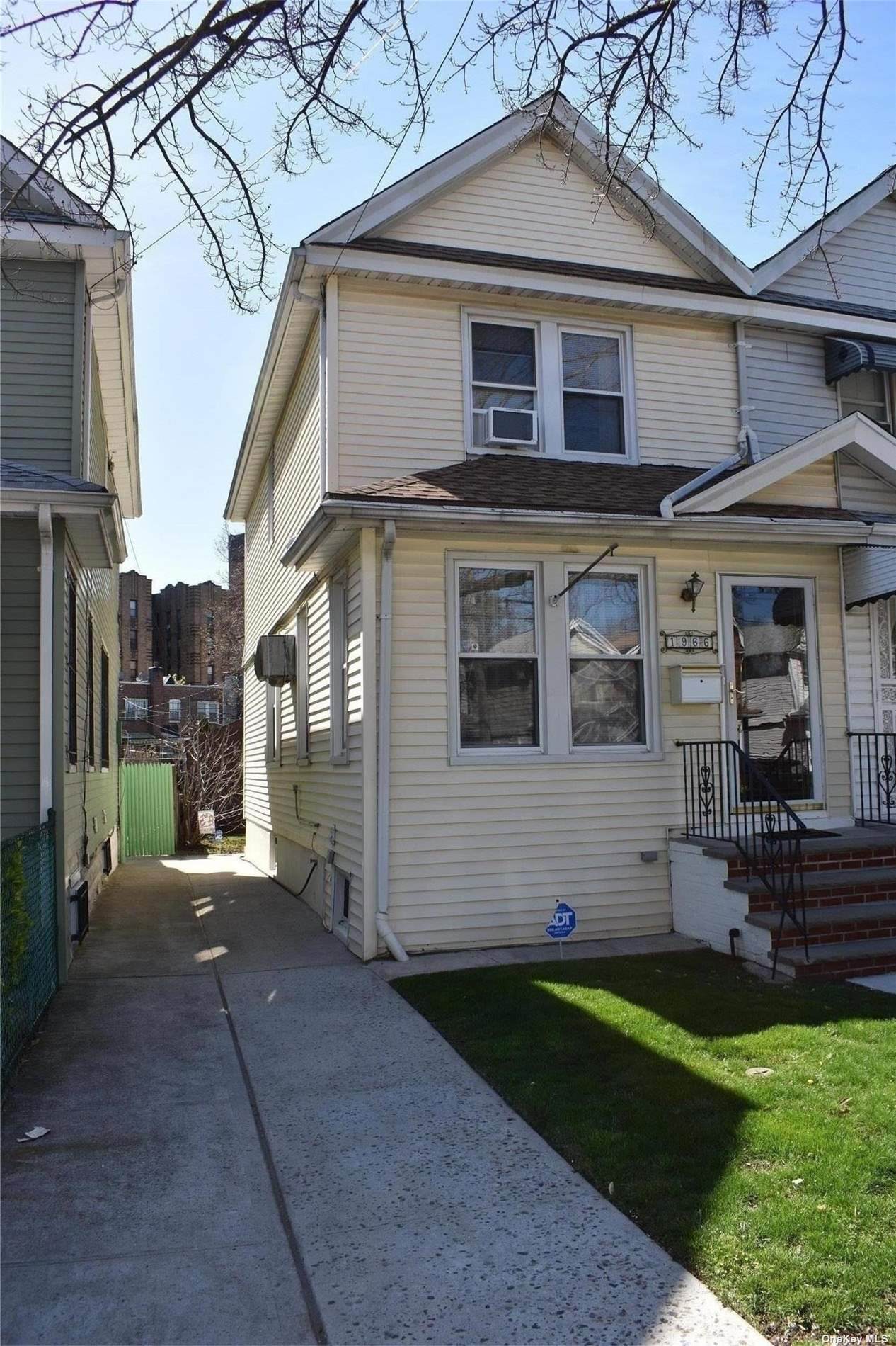 1966 Troy Avenue - Photo 1