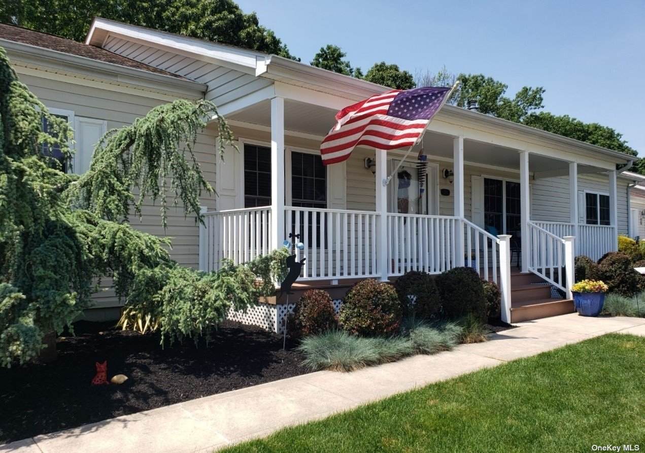 1407-235 Middle Road - Photo 1
