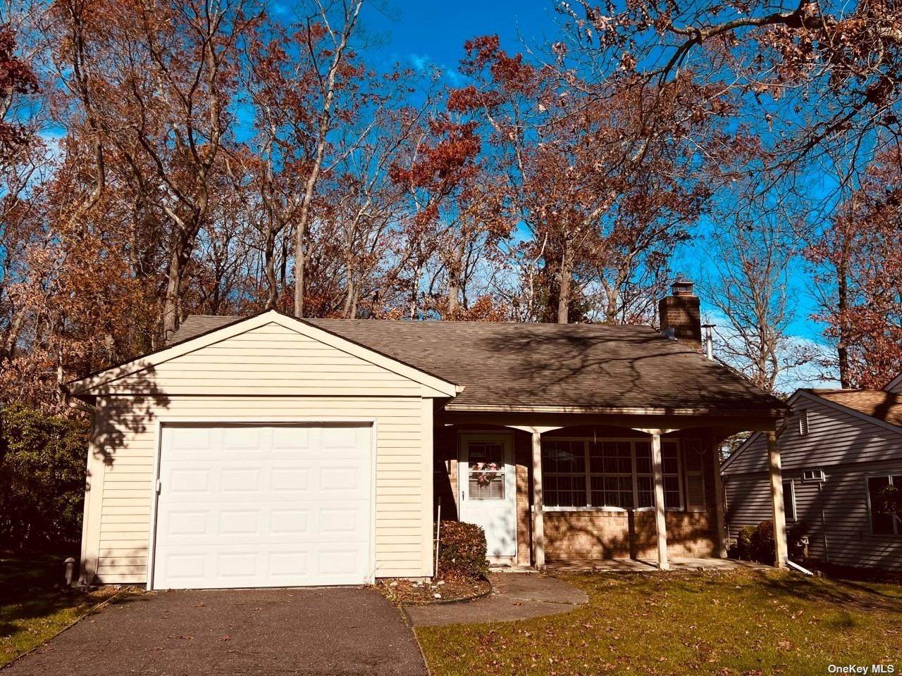 202 Canterbury Drive - Photo 1