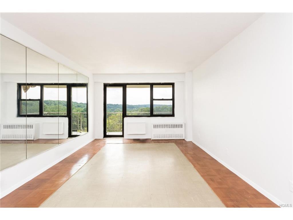 155 Ferris Avenue - Photo 1