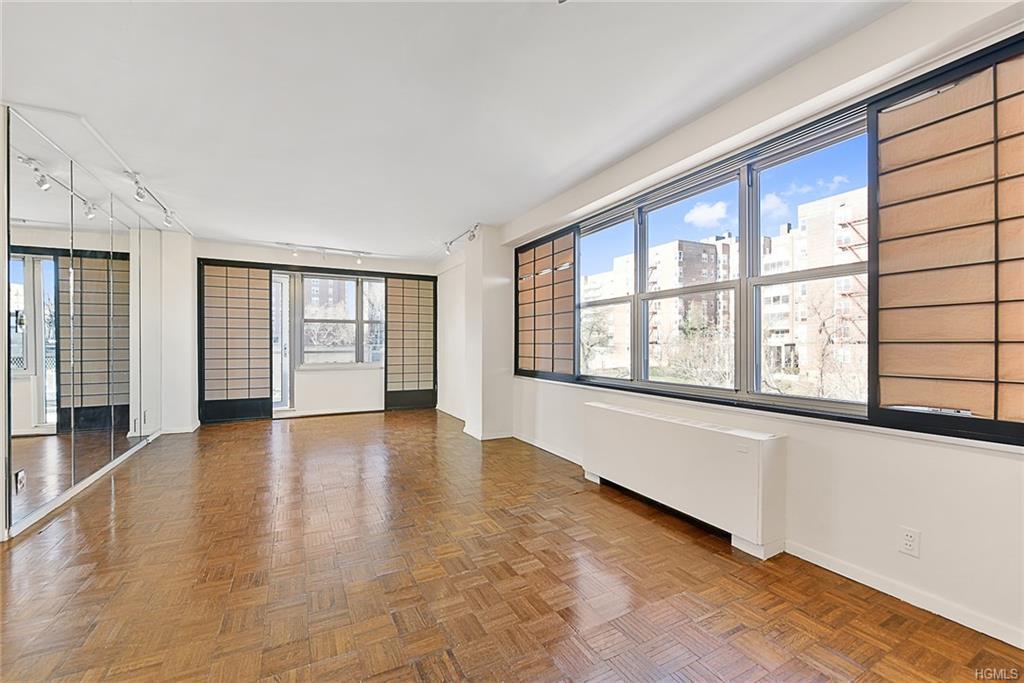 555 Kappock Street - Photo 1